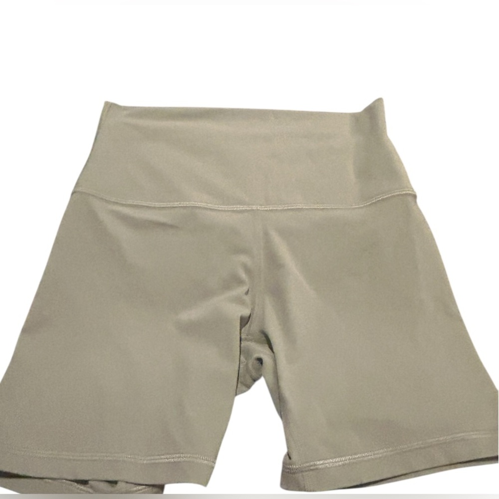Lululemon Align High-Rise Short 4" in Green Sage Size 6 - Picture 3 of 4